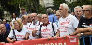 Concentración de Asjubi40 frente al Congreso de los Diputados